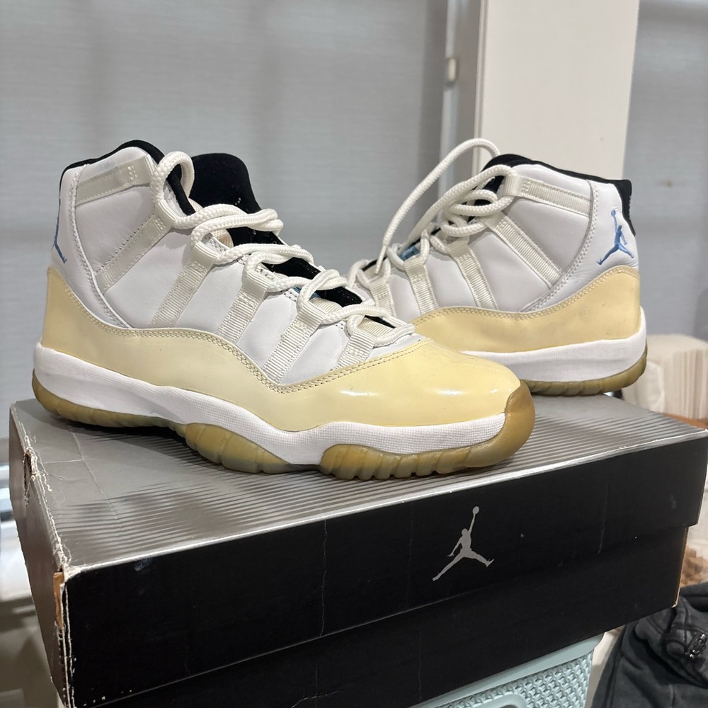 COPY - Jordan 11 Retro Box in Black and Gray